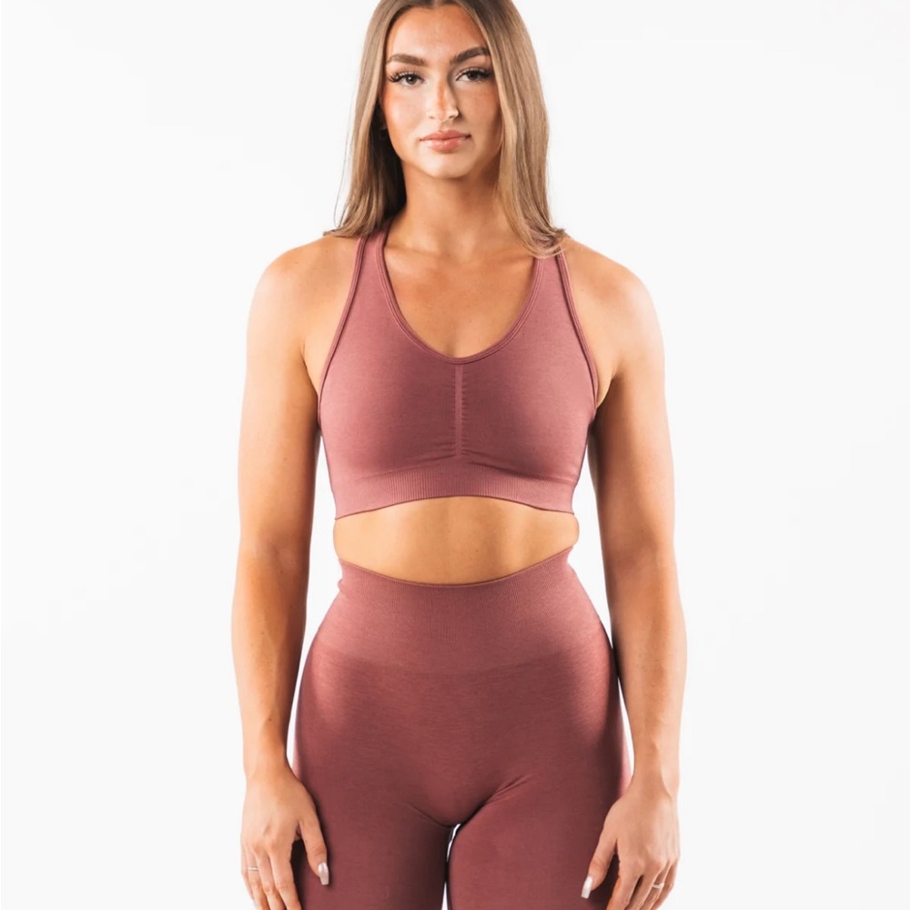Alphalete amplify sport bra